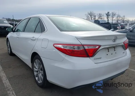 2015 Toyota Camry Se z USA, uszkodzony, nr VIN 4T1BF1FK8FU884983